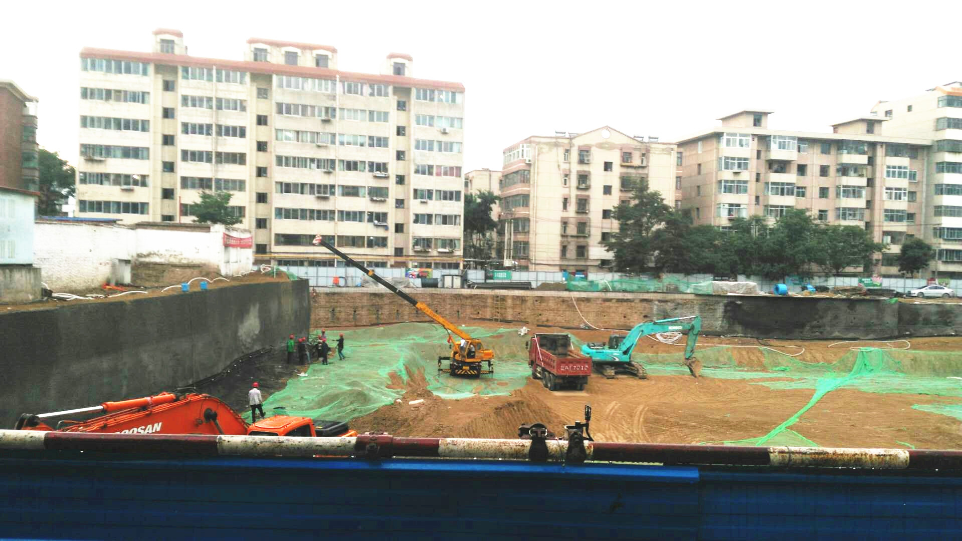 蘭州市安寧區(qū)十里店文化巷棚戶區(qū)改造項目基坑支護施工 1.jpg